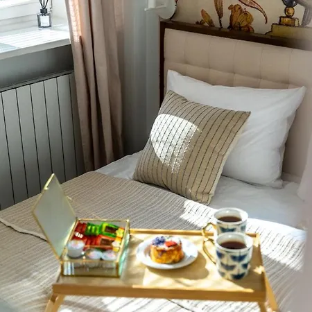 - Workspace & Park Nearby - By Rentujemy Apartman Varsó