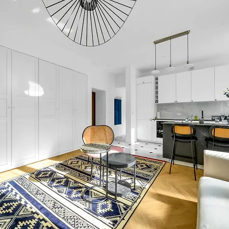- Workspace & Park Nearby - By Rentujemy Appartement *