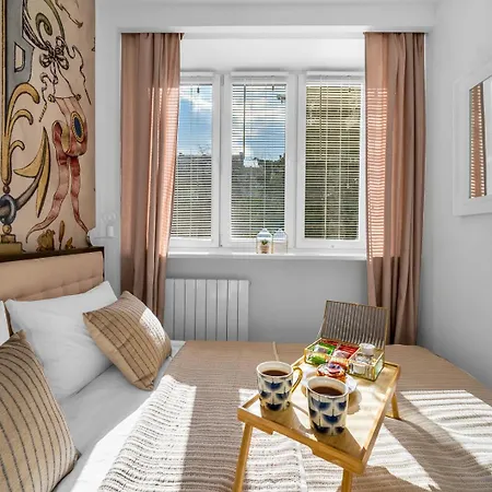 - Workspace & Park Nearby - By Rentujemy Appartement *