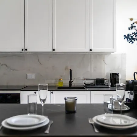 - Workspace & Park Nearby - By Rentujemy Appartement *