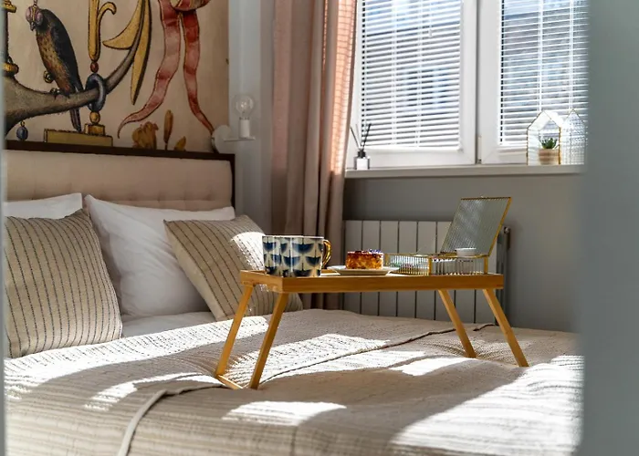 - Workspace & Park Nearby - By Rentujemy شقة وارسو