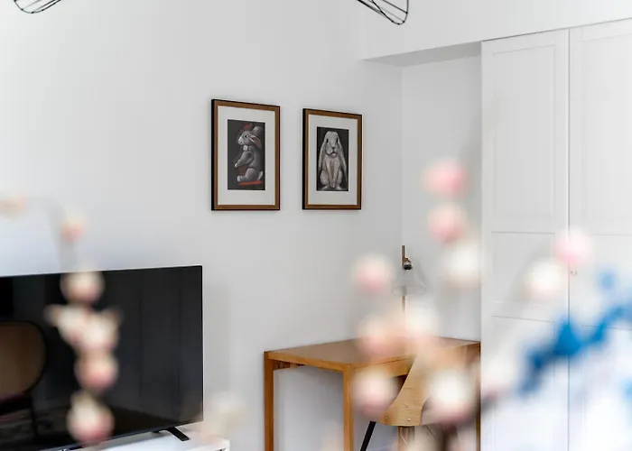 - Workspace & Park Nearby - By Rentujemy شقة *