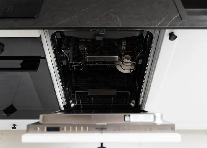 - Workspace & Park Nearby - By Rentujemy شقة