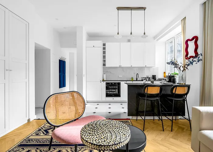 شقة - Workspace & Park Nearby - By Rentujemy وارسو