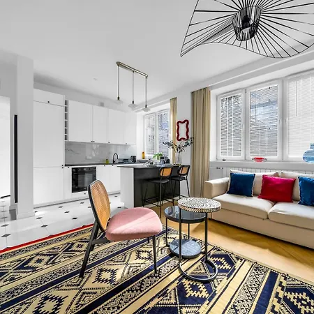 - Workspace & Park Nearby - By Rentujemy *